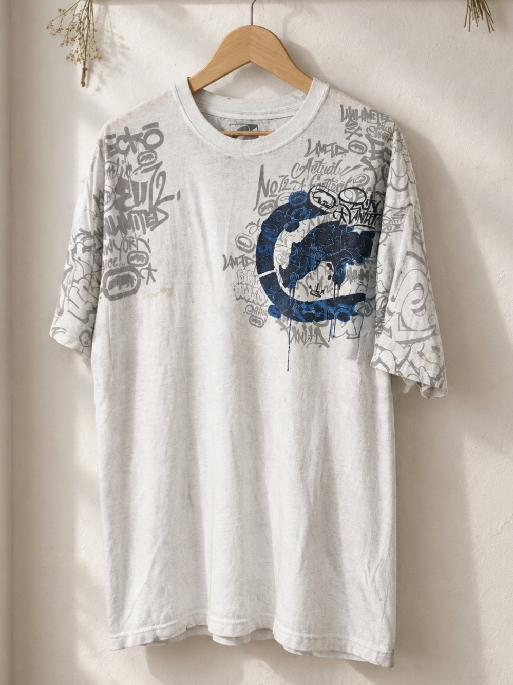 Ecko Unlimited White Short-Sleeve Tee with Blue Graphic Size XXL